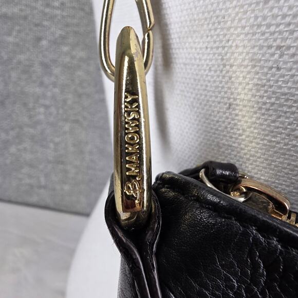 B. MAKOWSKY WOMEN’S BLACK LEATHER CROSSBODY BUCKET HOBO PURSE — STYLE A226297 - Picture 16 of 16